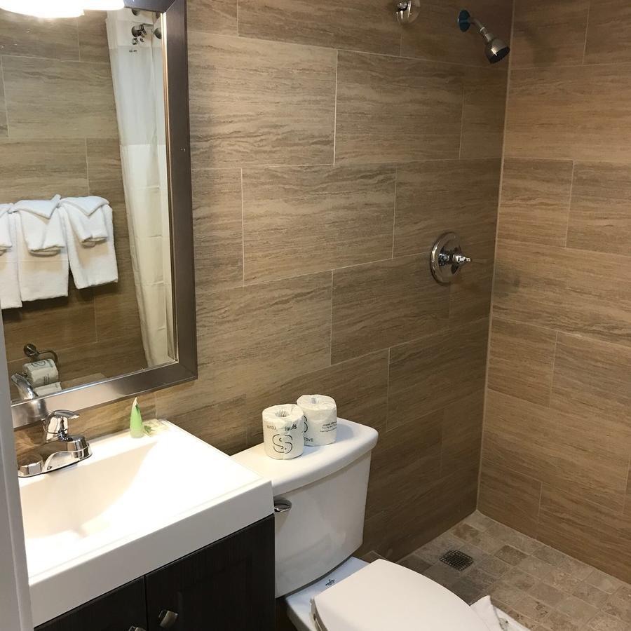 Ocean Breeze Motel Миртъл Бийч Екстериор снимка