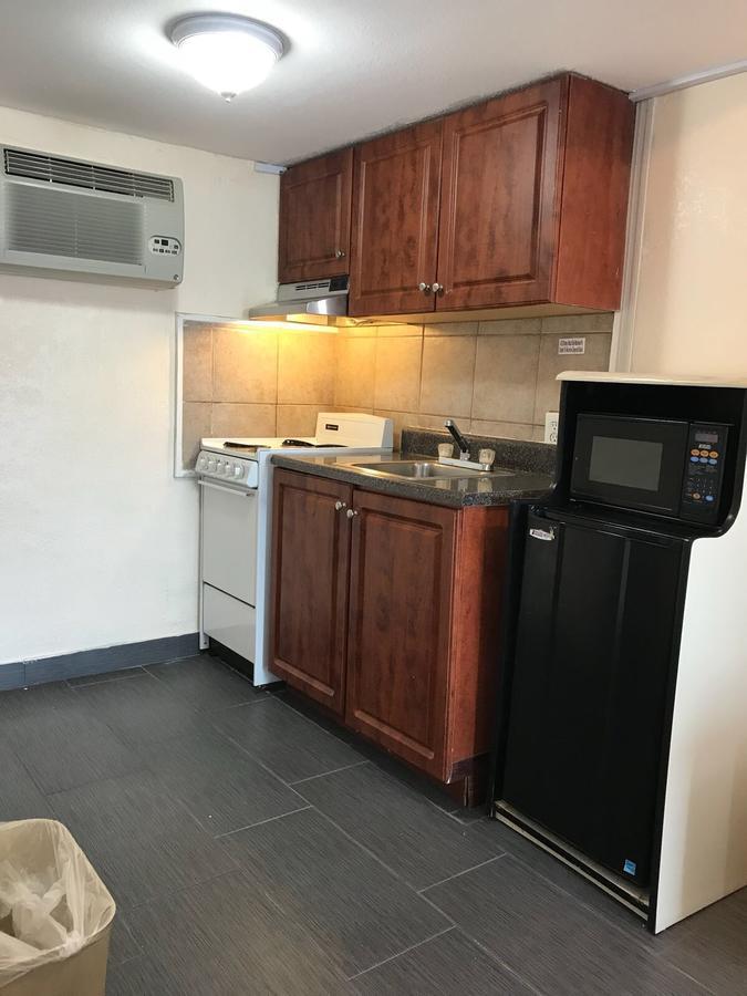 Ocean Breeze Motel Миртъл Бийч Екстериор снимка