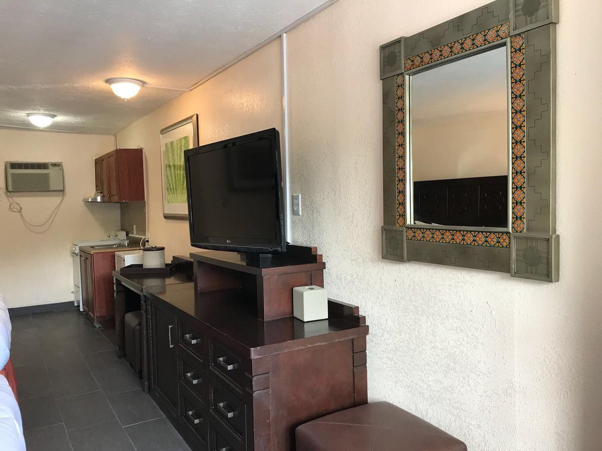 Ocean Breeze Motel Миртъл Бийч Екстериор снимка