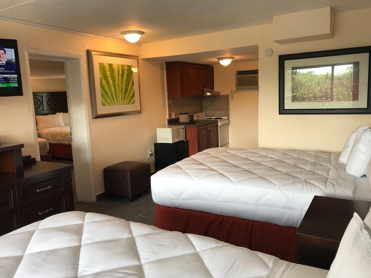 Ocean Breeze Motel Миртъл Бийч Екстериор снимка