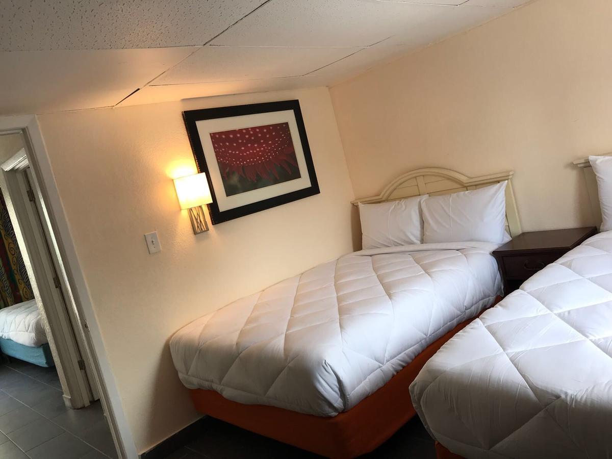 Ocean Breeze Motel Миртъл Бийч Екстериор снимка